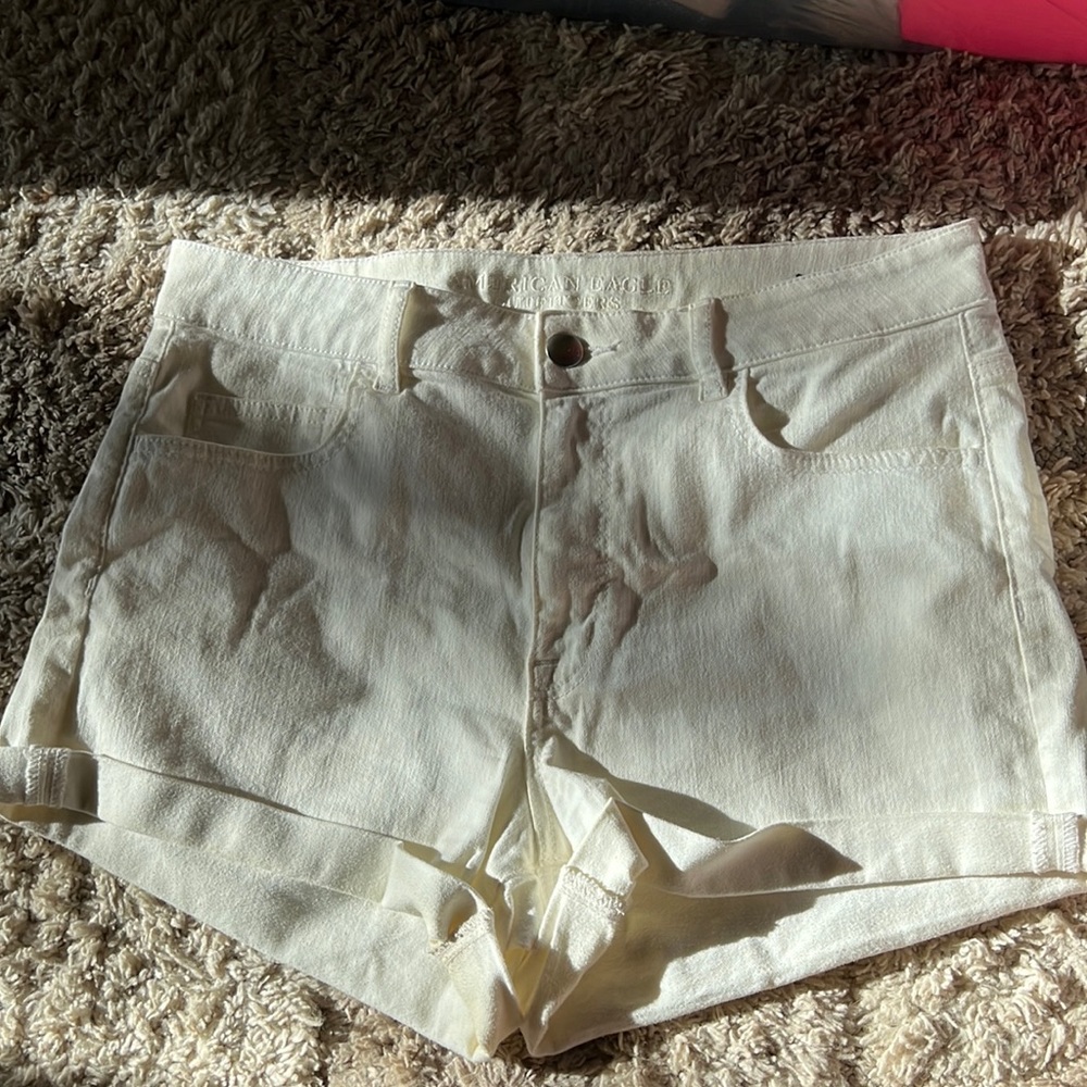 American Eagle super stretch hi-rise shortie off white shorts